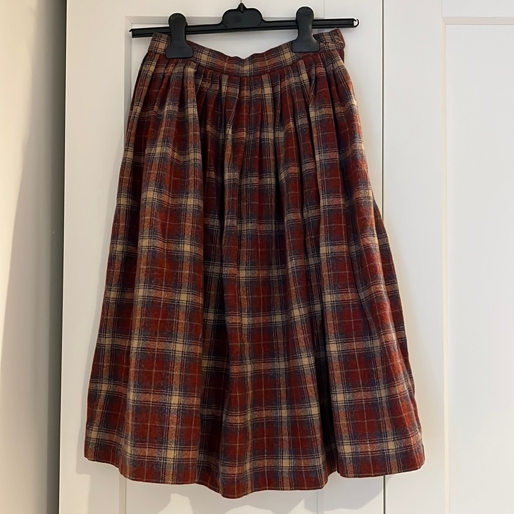 Vintage wool skirt size 2